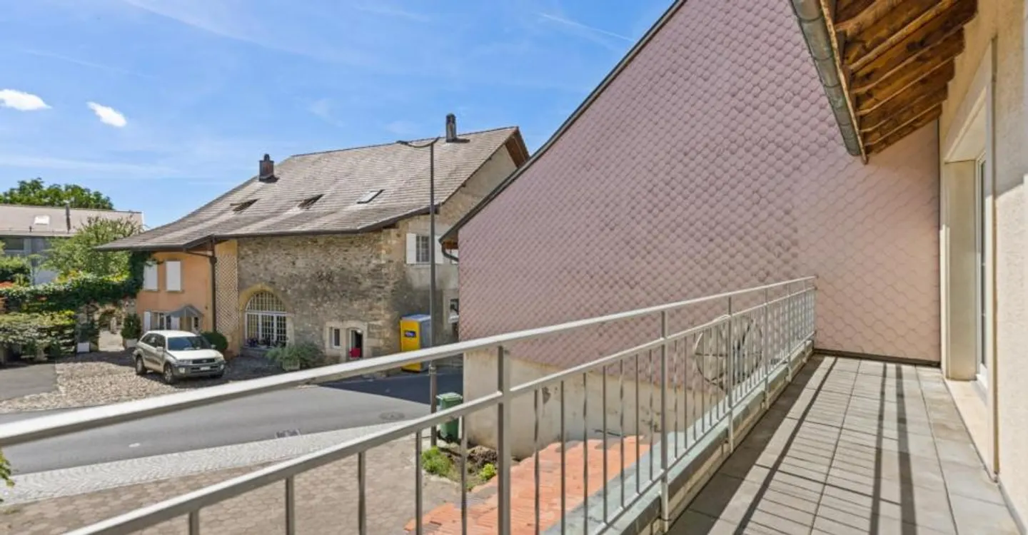 Village house 6.5 rooms - Great renovation potential - La Chaux - Photo 6 of 10