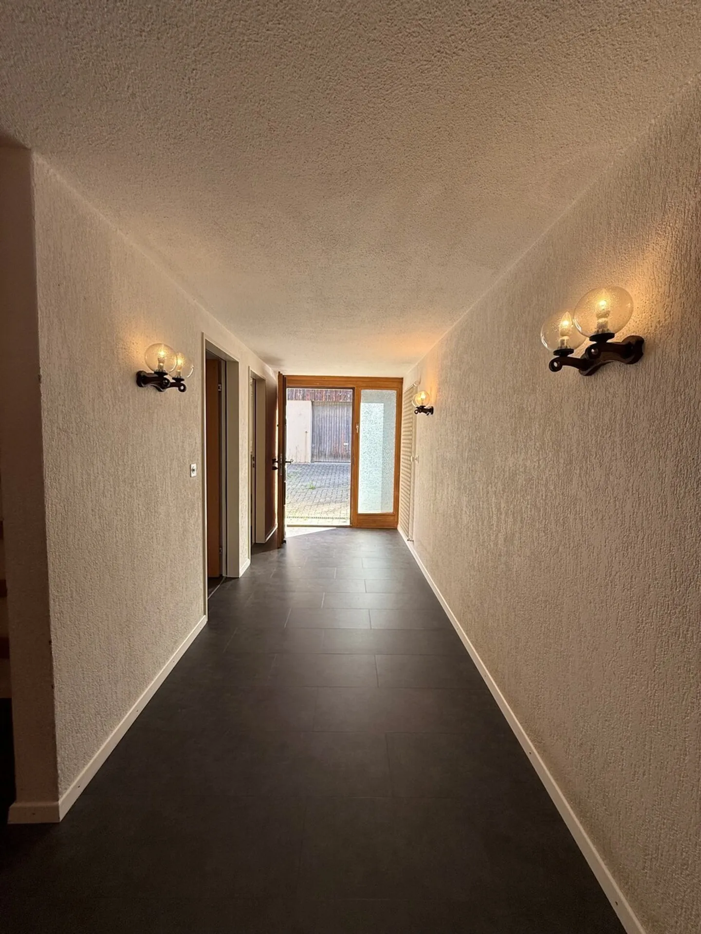 Charmantes Einfamilienhaus mit grossem Garten und viel Potenzial  - Foto 7 di 16