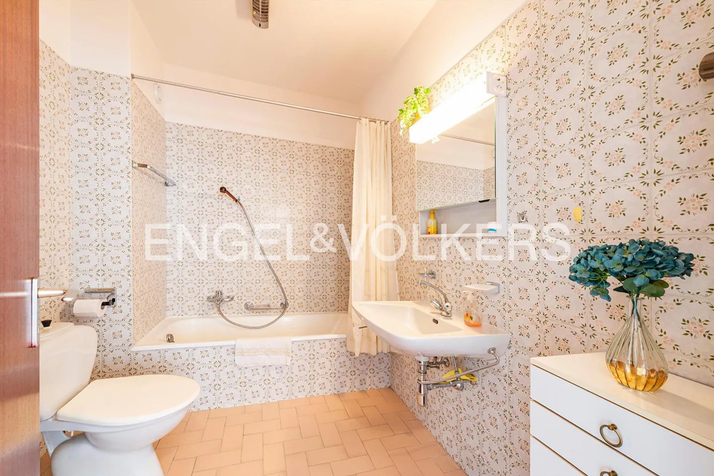 A home in the sunny heart of Ascona (80) - Photo 7 of 9