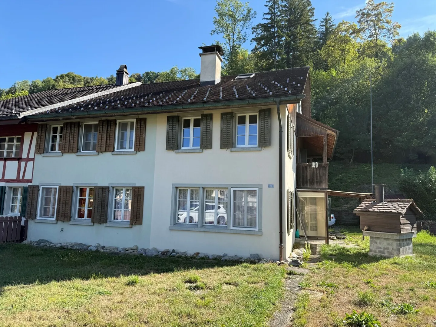 Charmantes Einfamilienhaus mit grossem Garten und viel Potenzial  - Foto 1 di 16