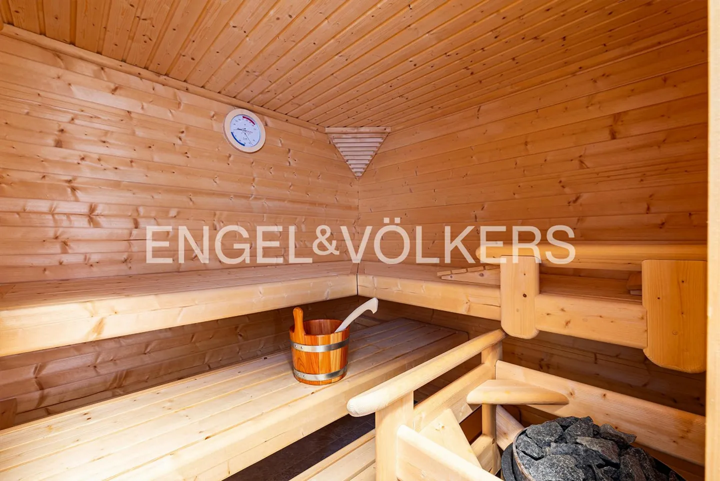 A home in the sunny heart of Ascona (80) - Photo 9 of 9