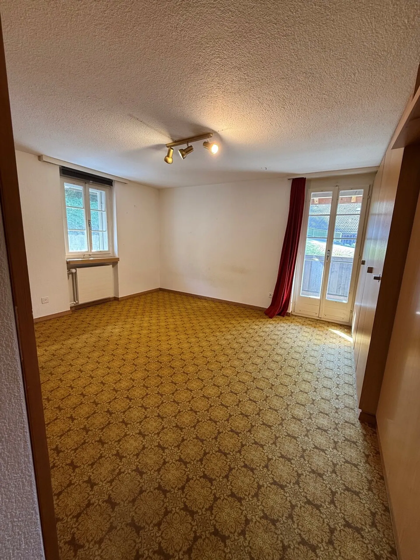 Charmantes Einfamilienhaus mit grossem Garten und viel Potenzial  - Foto 15 di 16