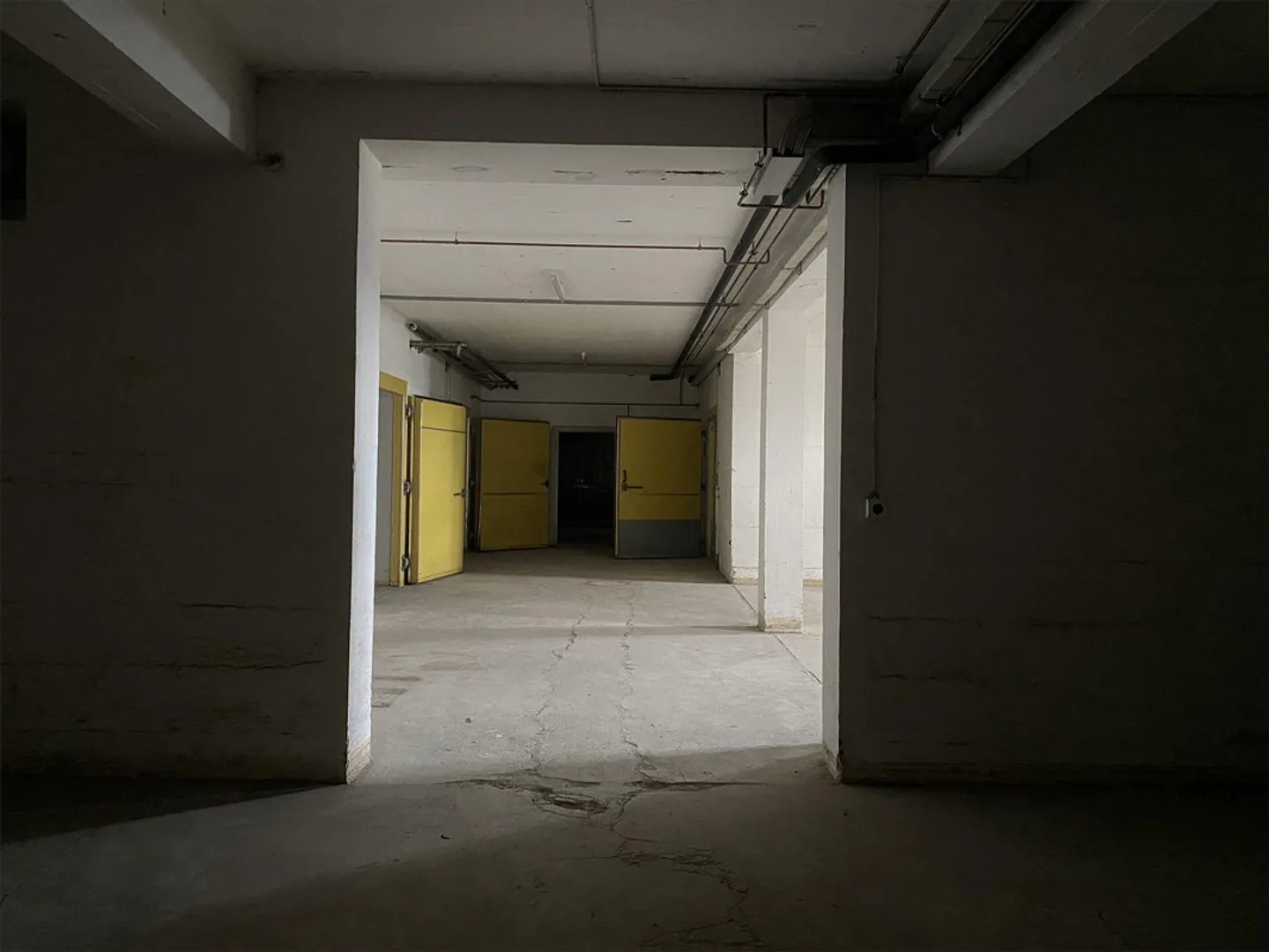 Spazi di stoccaggio e commerciali da 42-155m2 a partire da 105.00CHF/mese - Foto 4 di 13