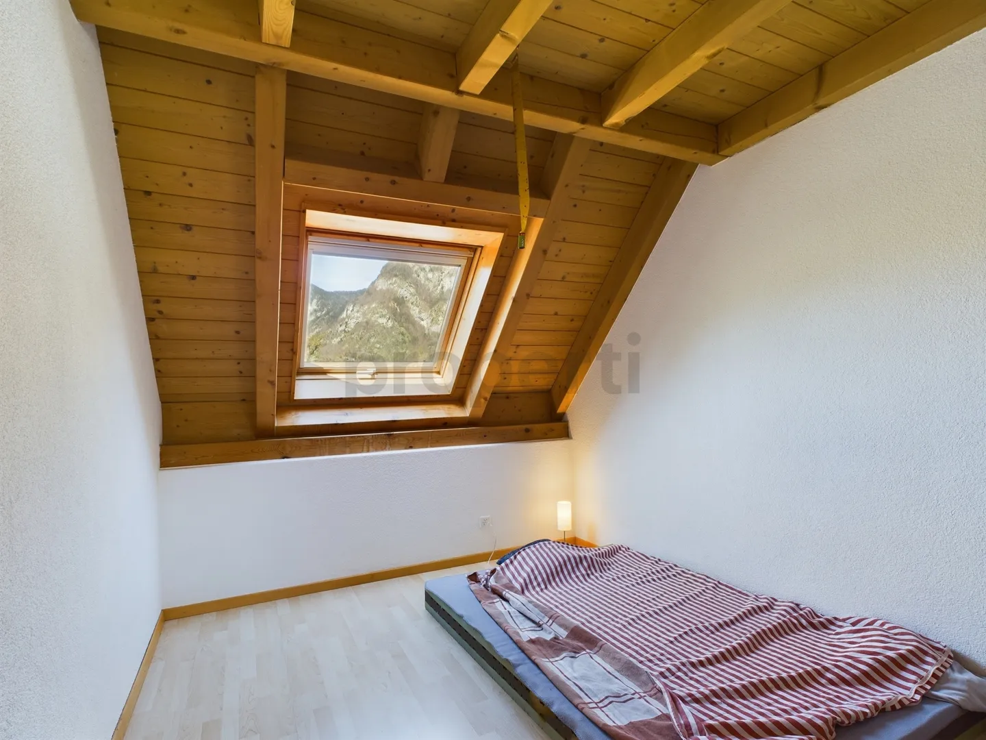 Charmante Dachwohnung - Foto 7 von 11