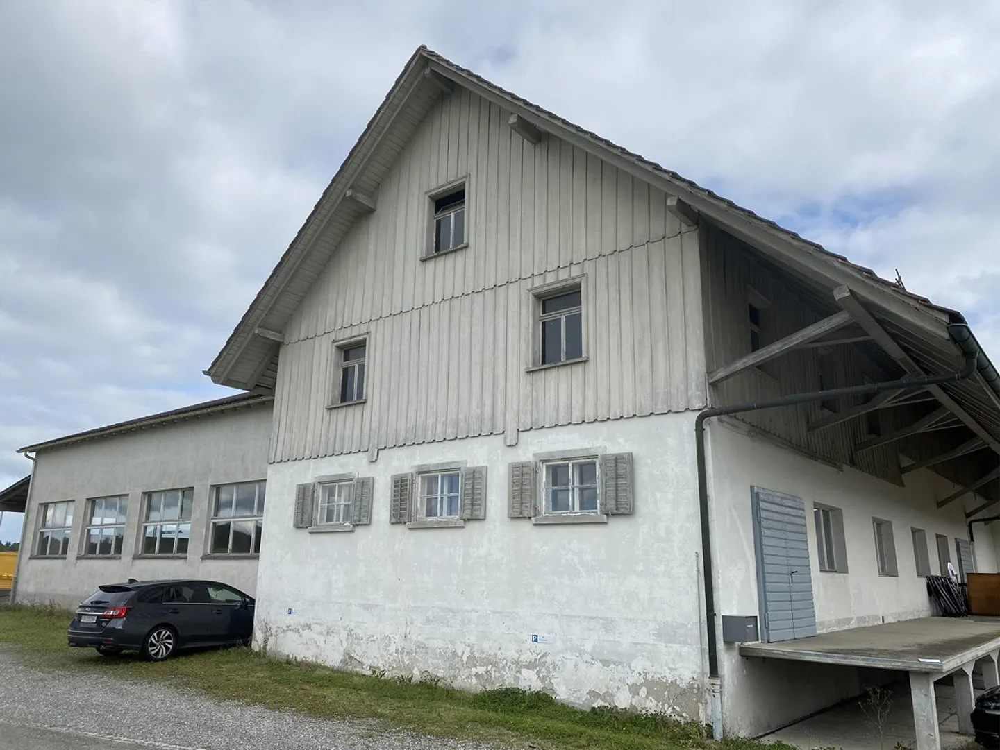 Spazi di stoccaggio e commerciali da 42-155m2 a partire da 105.00CHF/mese - Foto 1 di 13