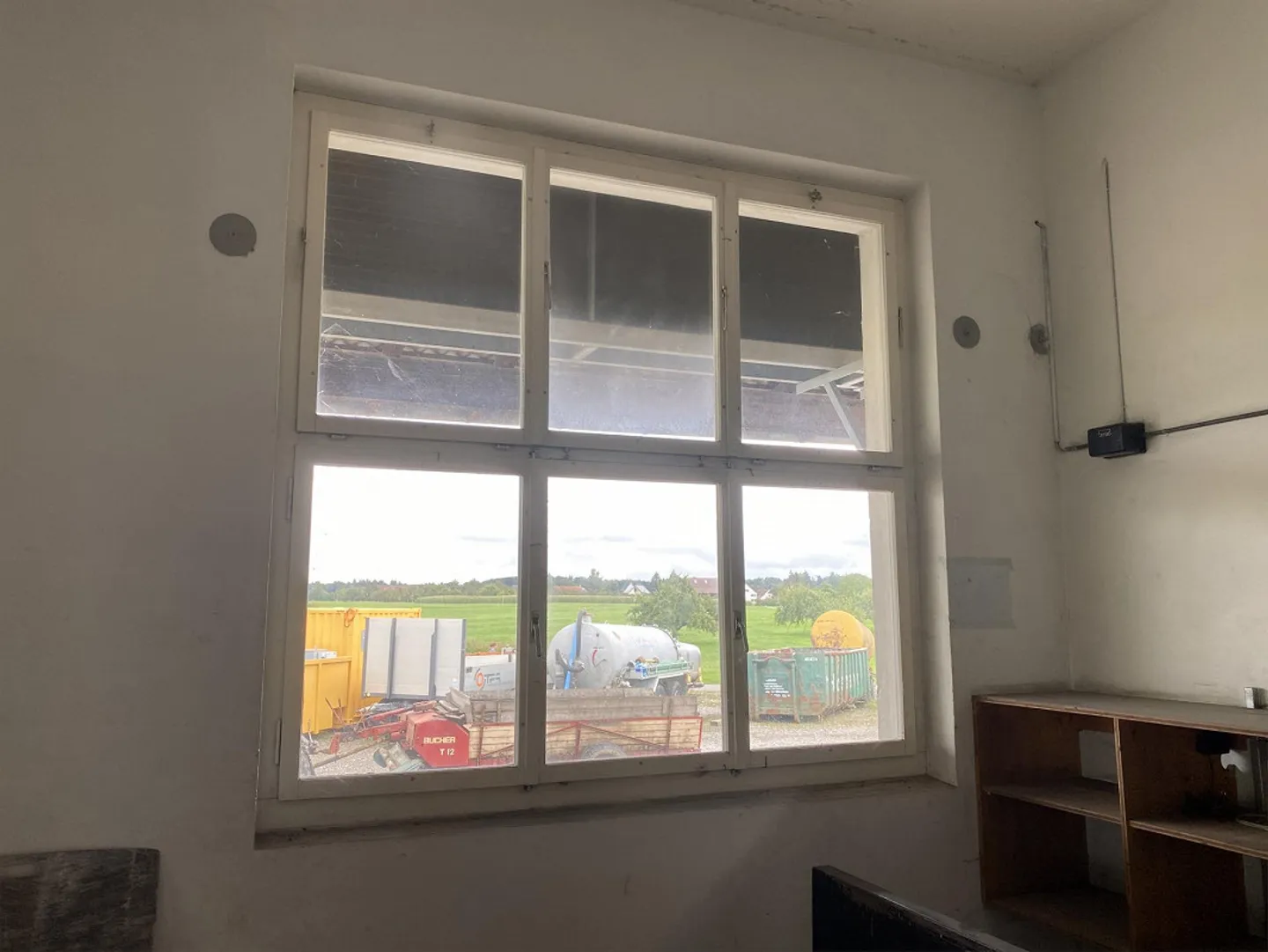 Spazi di stoccaggio e commerciali da 42-155m2 a partire da 105.00CHF/mese - Foto 11 di 13