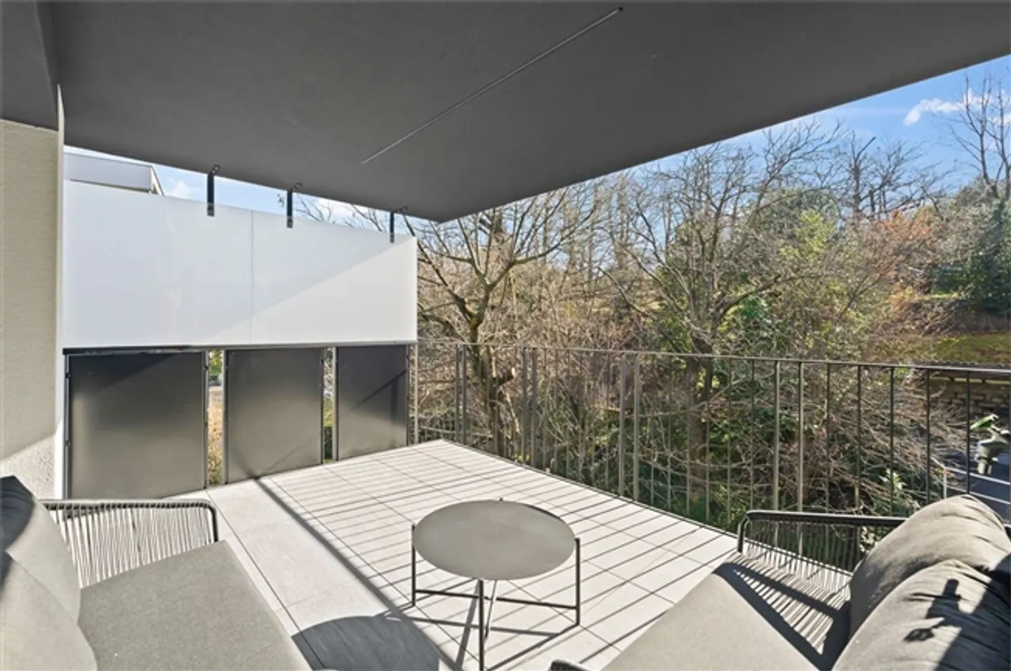 Appartement 2,5 pièces nouvellement construit et meublé avec terrasse – un mélange réussi de luxe et de confort - Photo 2 sur 20