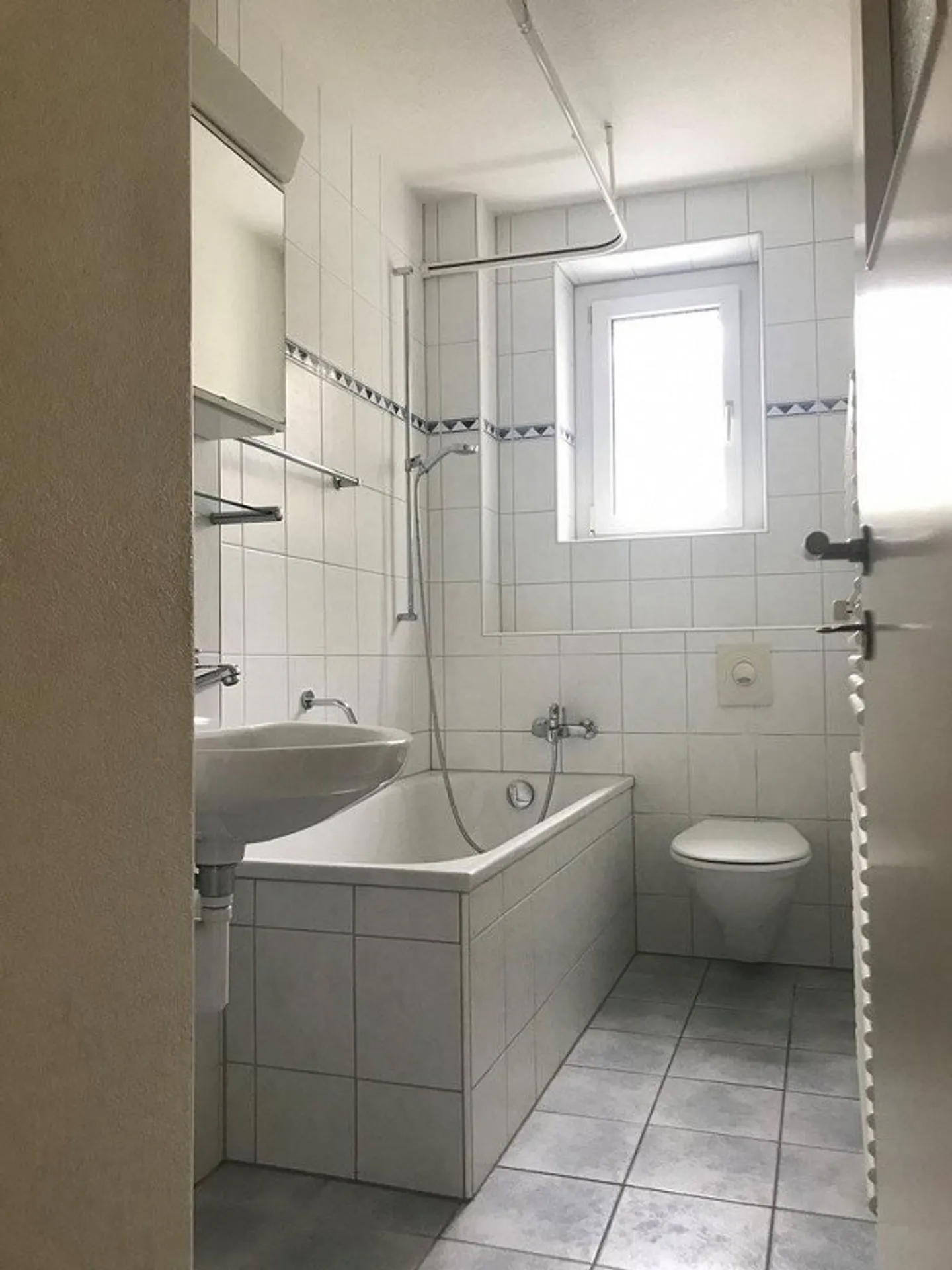 Bell'appartamento in una posizione fantastica tra la stazione e l'Aare! - Foto 3 di 6