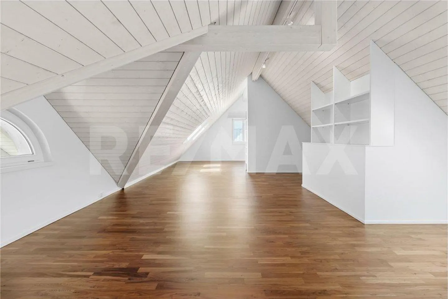 Geräumige Maisonette mit Bergsicht - Foto 1 von 13