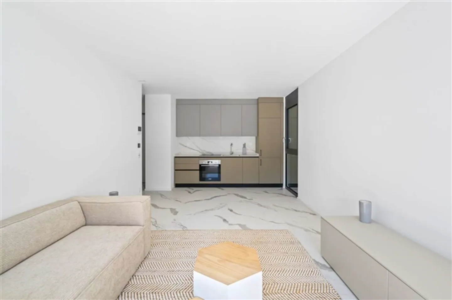 Appartement 2,5 pièces nouvellement construit et meublé avec terrasse – un mélange réussi de luxe et de confort - Photo 5 sur 20