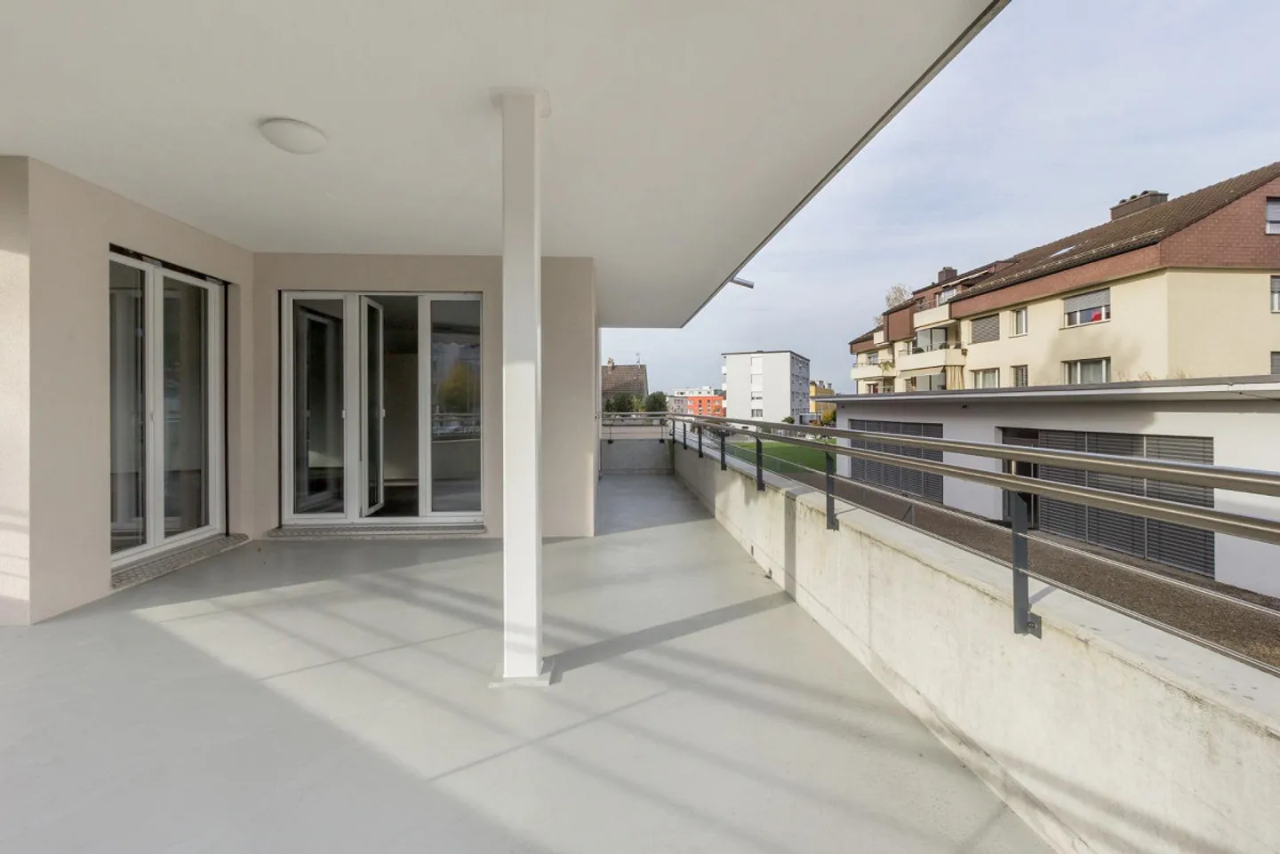 Spazioso, luminoso, con un bel balcone: La tua nuova casa a Gossau - Foto 7 di 8