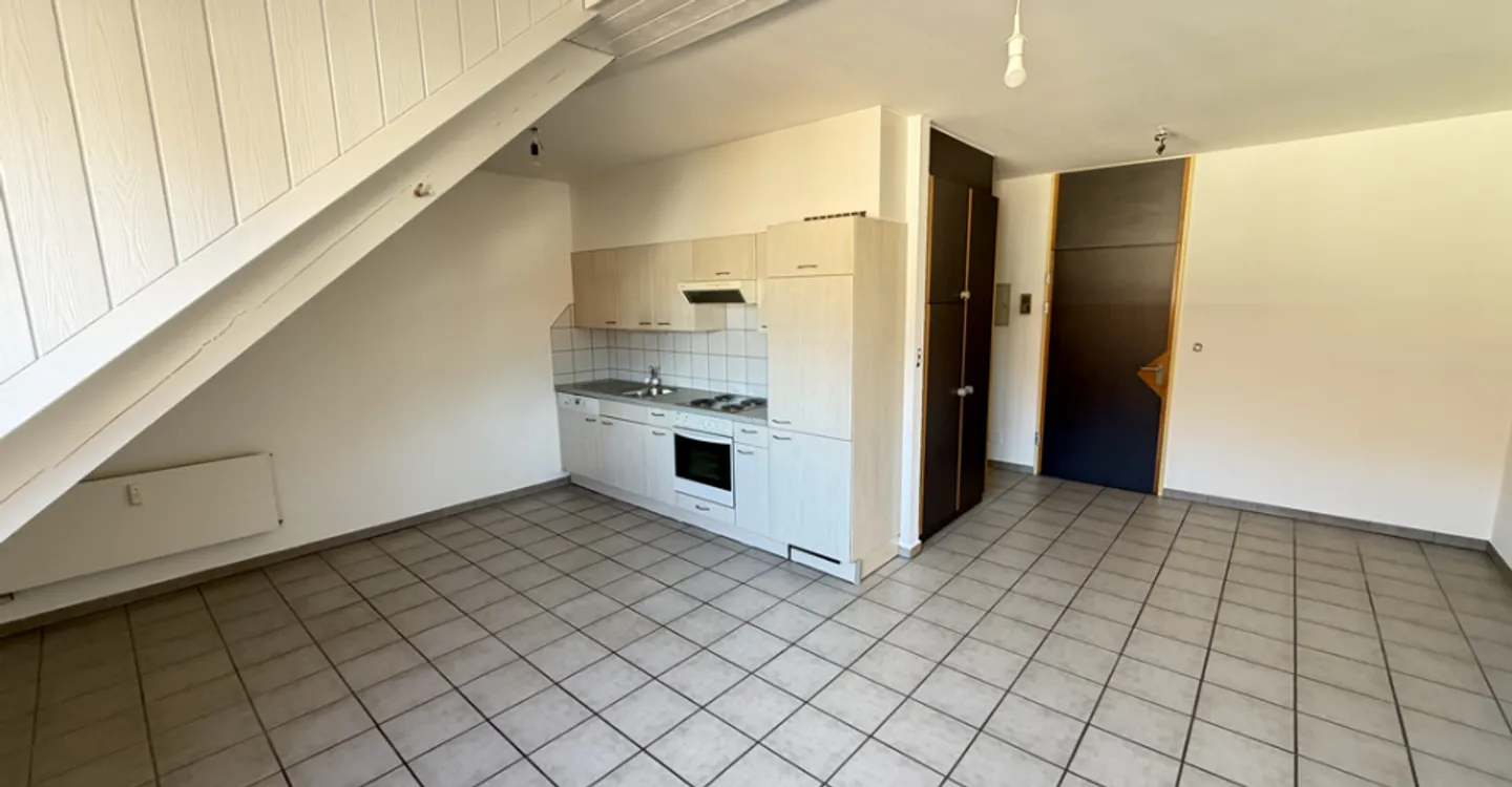 Spacious studio in the attic - Photo 2 of 5