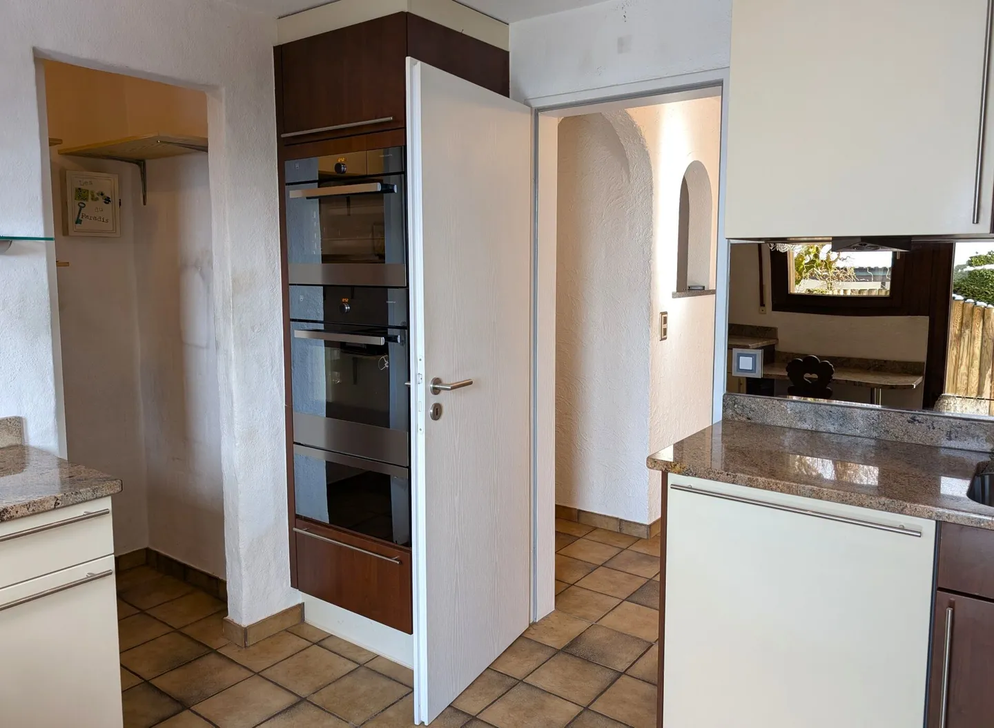 Family Oasis - 6½ Room Semi-Detached House - Photo 9 of 23