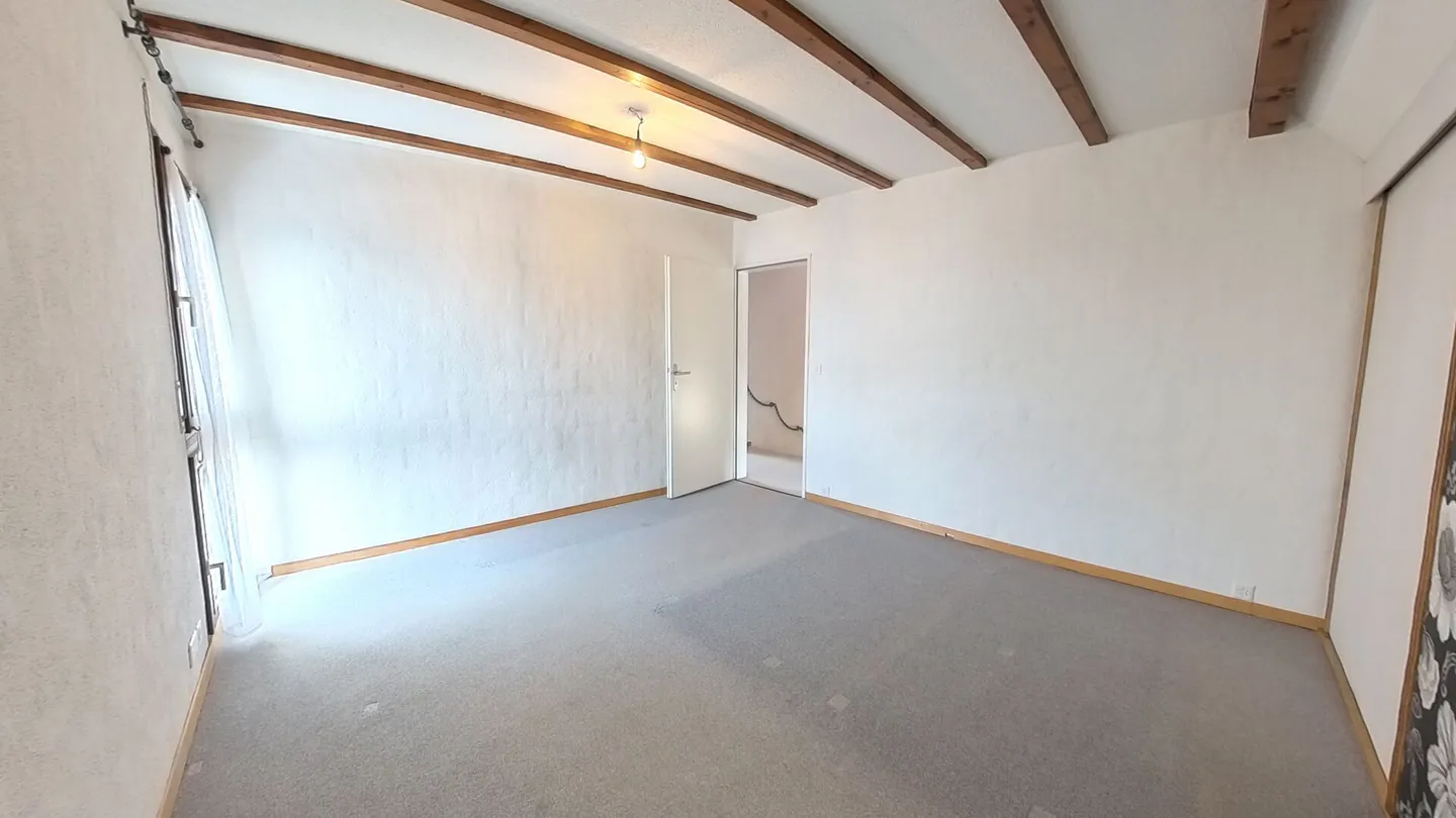 Family Oasis - 6½ Room Semi-Detached House - Photo 11 of 23