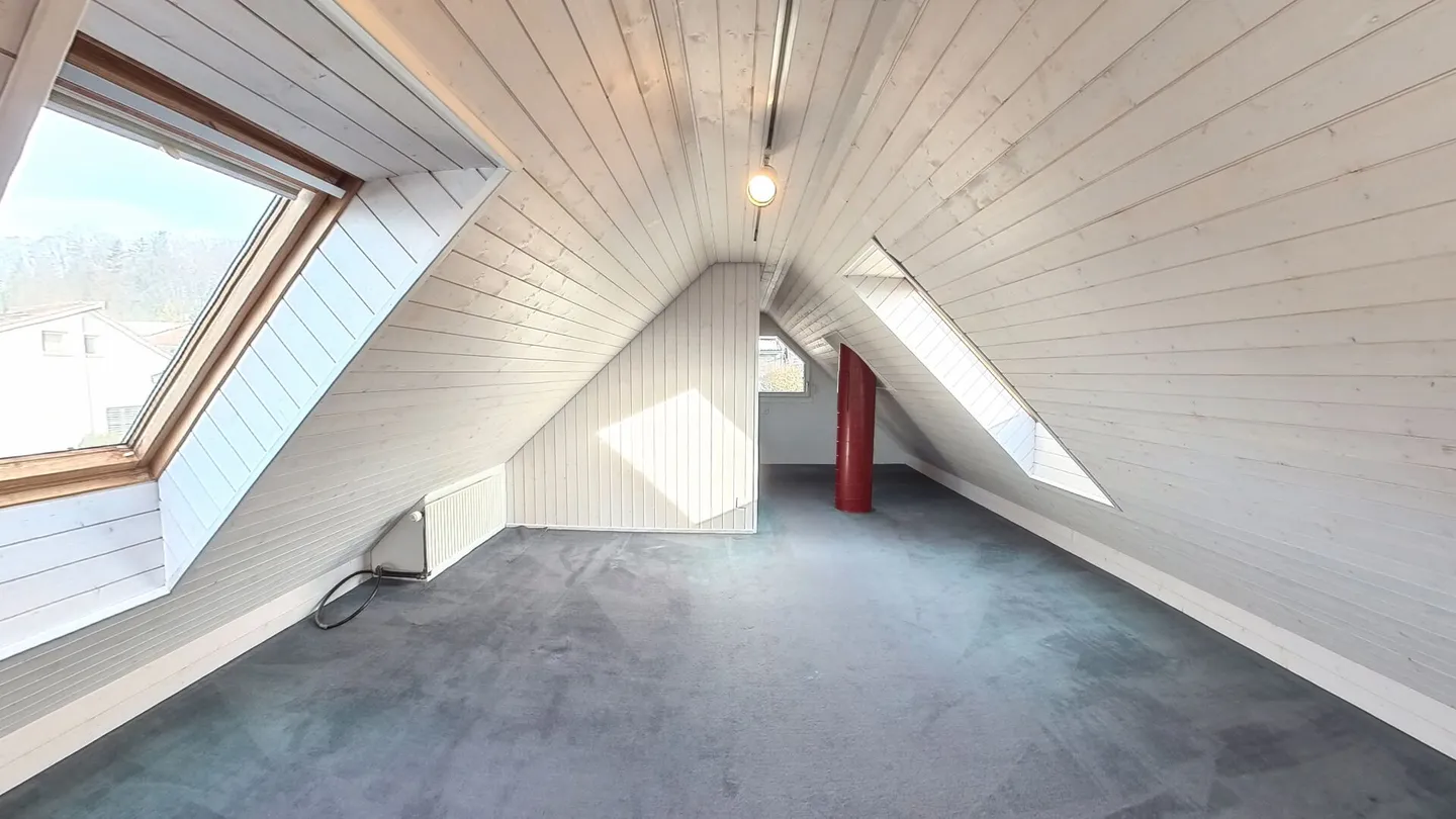 Family Oasis - 6½ Room Semi-Detached House - Photo 13 of 23