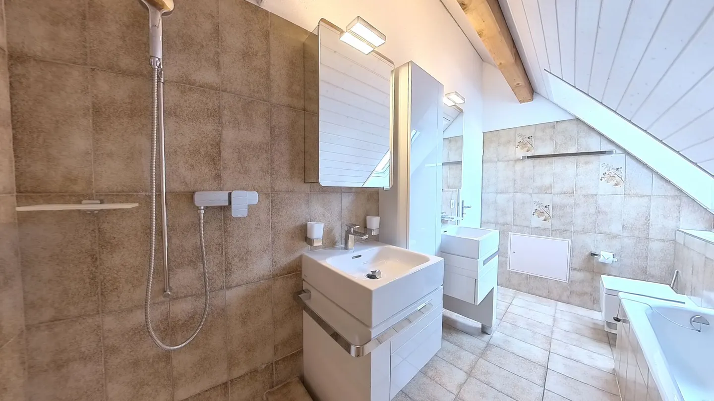 Family Oasis - 6½ Room Semi-Detached House - Photo 14 of 23