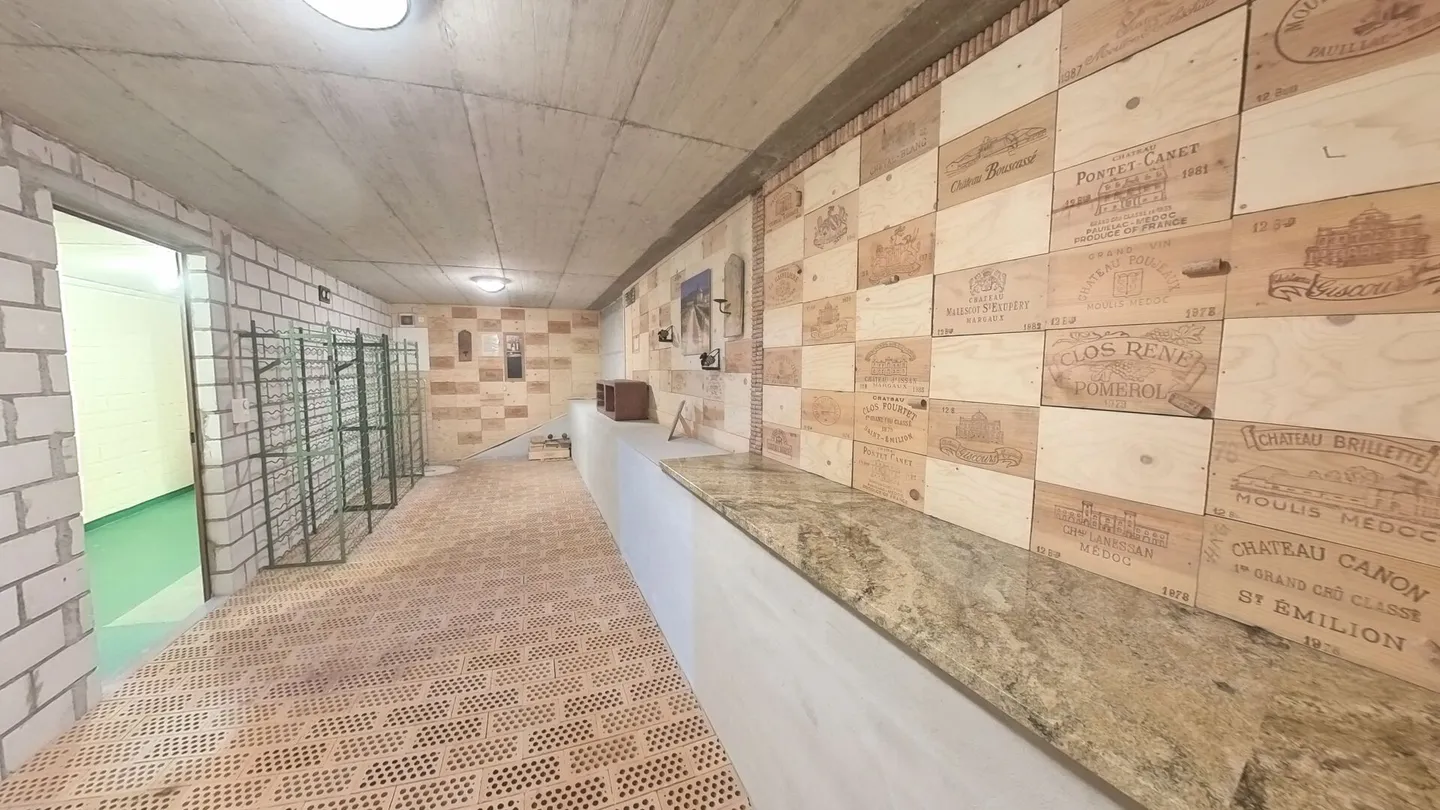 Family Oasis - 6½ Room Semi-Detached House - Photo 16 of 23