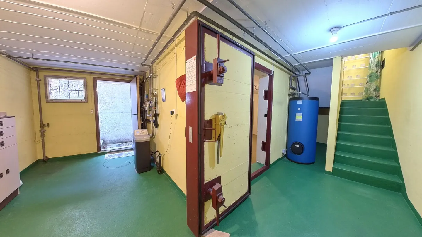 Family Oasis - 6½ Room Semi-Detached House - Photo 17 of 23