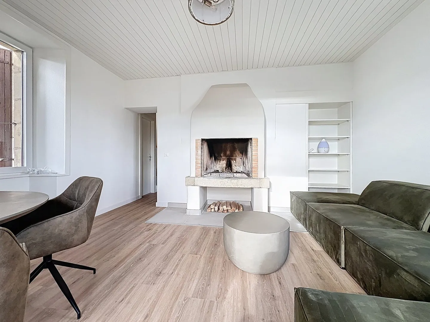 Garantiert ein Highlight – renovierte Villa mit Terrasse und Seeblick! - Foto 5 von 13