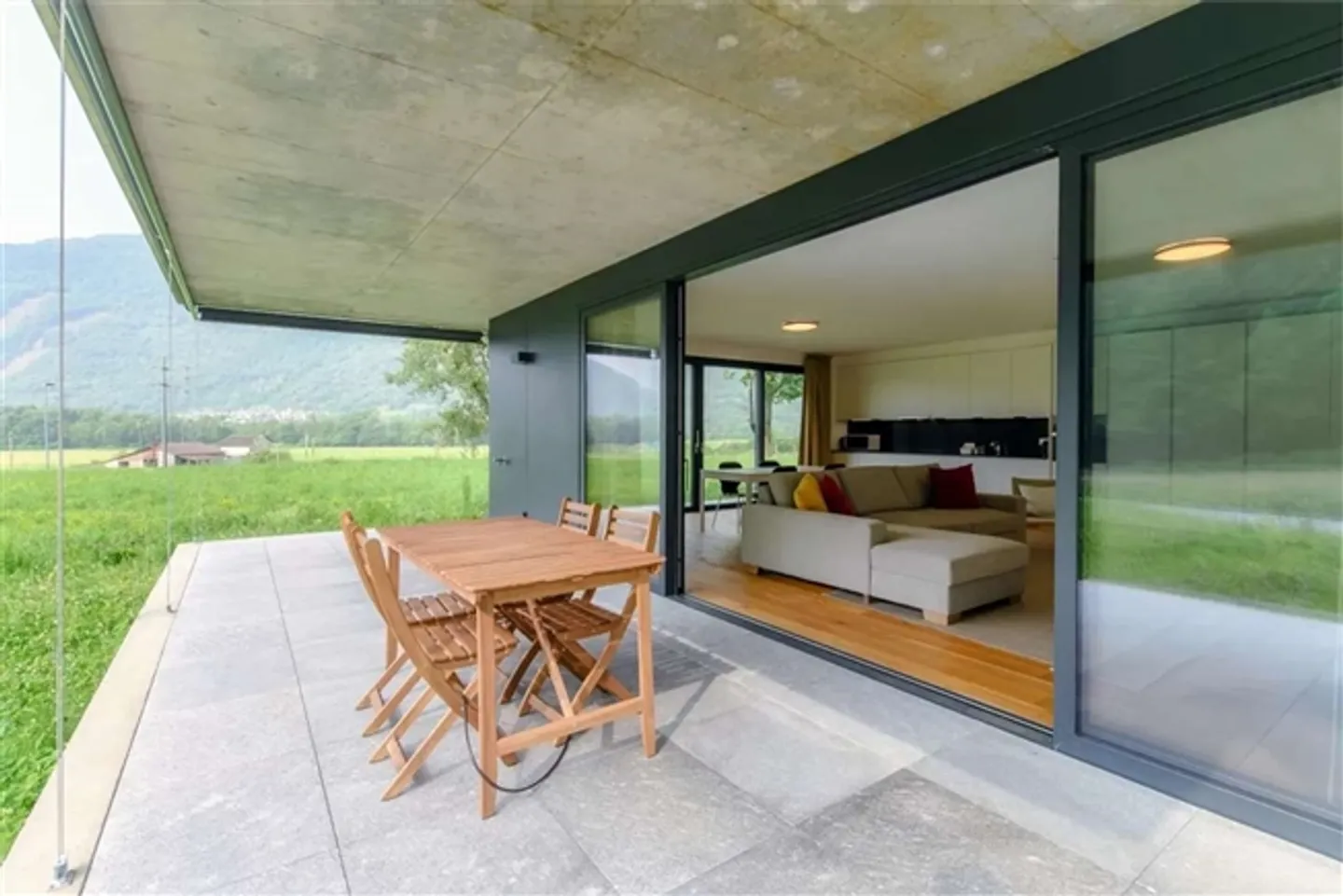 APPARTAMENTO 2,5 STANZE CON GIARDINO PRIVATO - INVESTIMENTO O APPARTAMENTO PER VACANZE - Foto 8 di 15