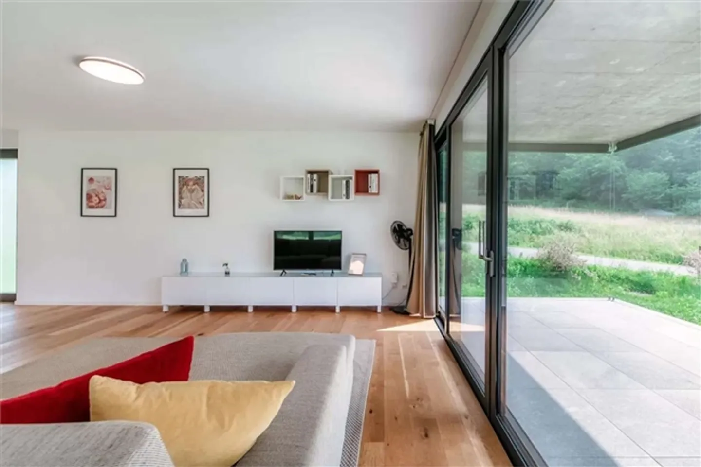 APPARTAMENTO 2,5 STANZE CON GIARDINO PRIVATO - INVESTIMENTO O APPARTAMENTO PER VACANZE - Foto 12 di 15