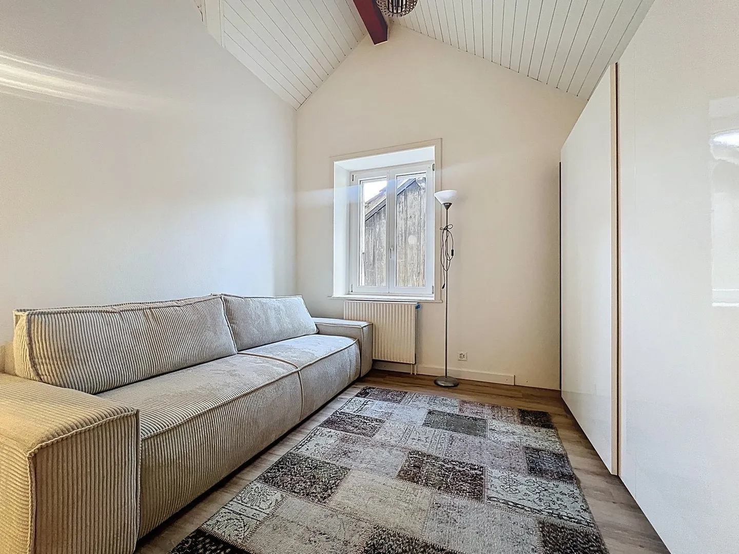 Garantiert ein Highlight – renovierte Villa mit Terrasse und Seeblick! - Foto 9 von 13