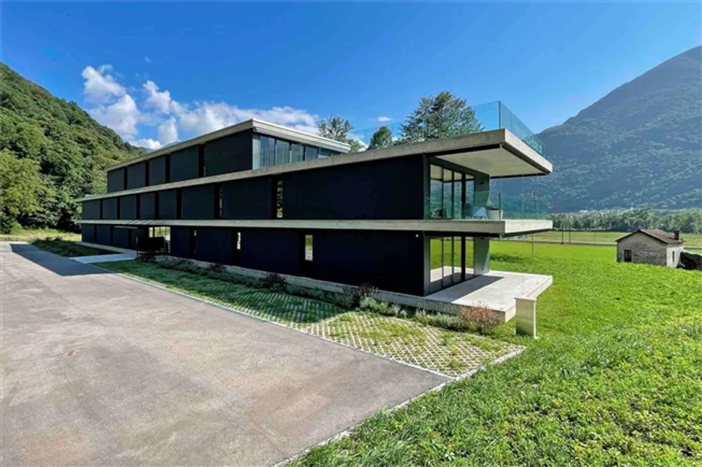 APPARTAMENTO 2,5 STANZE CON GIARDINO PRIVATO - INVESTIMENTO O APPARTAMENTO PER VACANZE - Foto 3 di 15