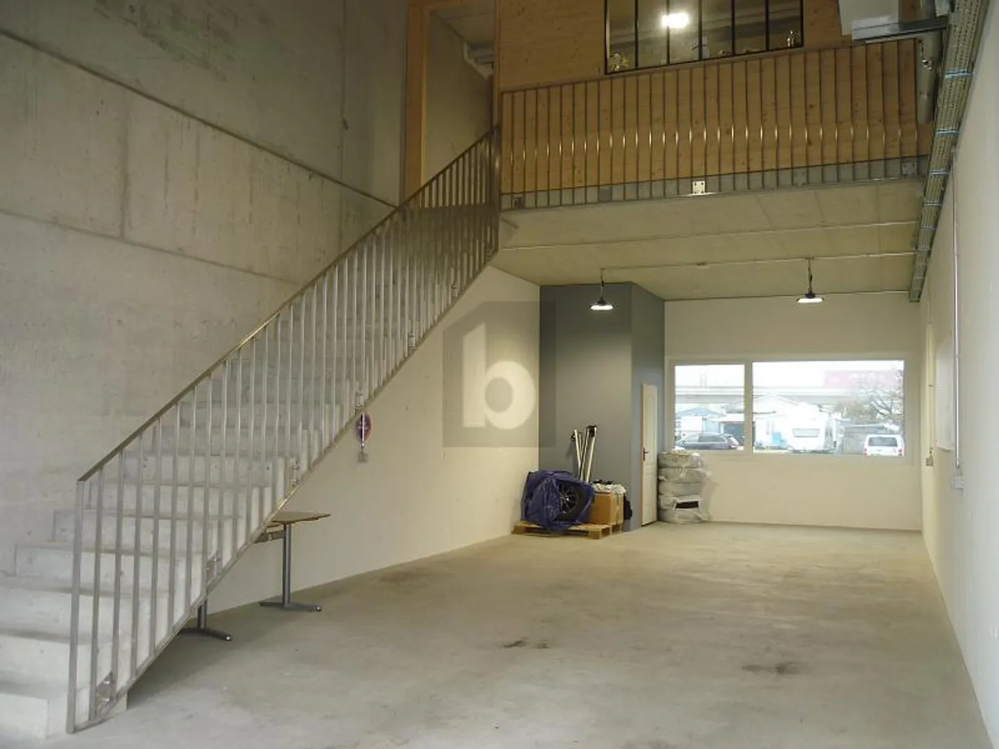 Mischgenutztes Gebäude mieten - Foto 3 von 6