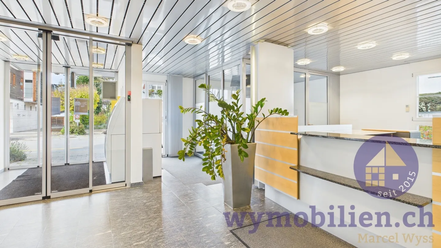 Attraktive Büroräumlichkeiten an zentraler Lage in Kirchberg  - Foto 1 von 11