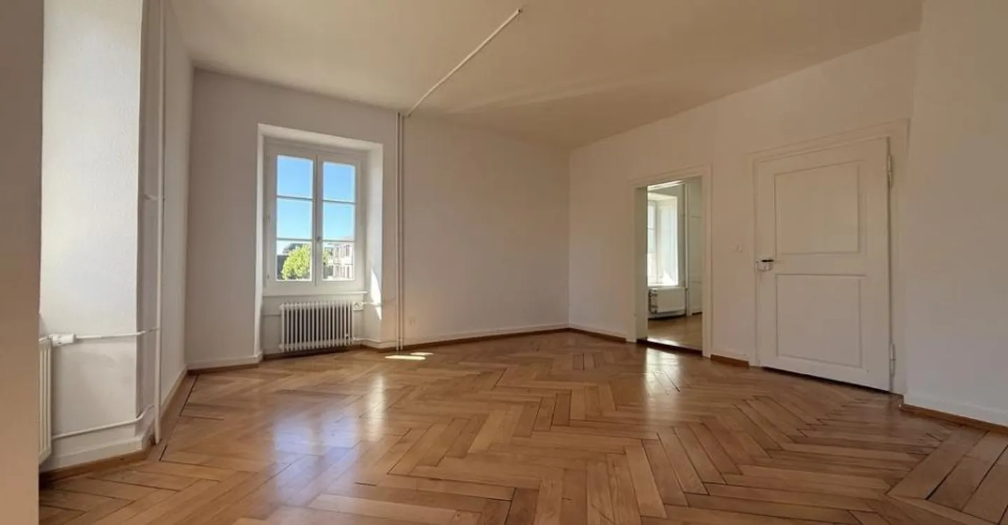 Charmante ancienne cure de 5.5 pièces au 1er étage - Foto 5 von 9