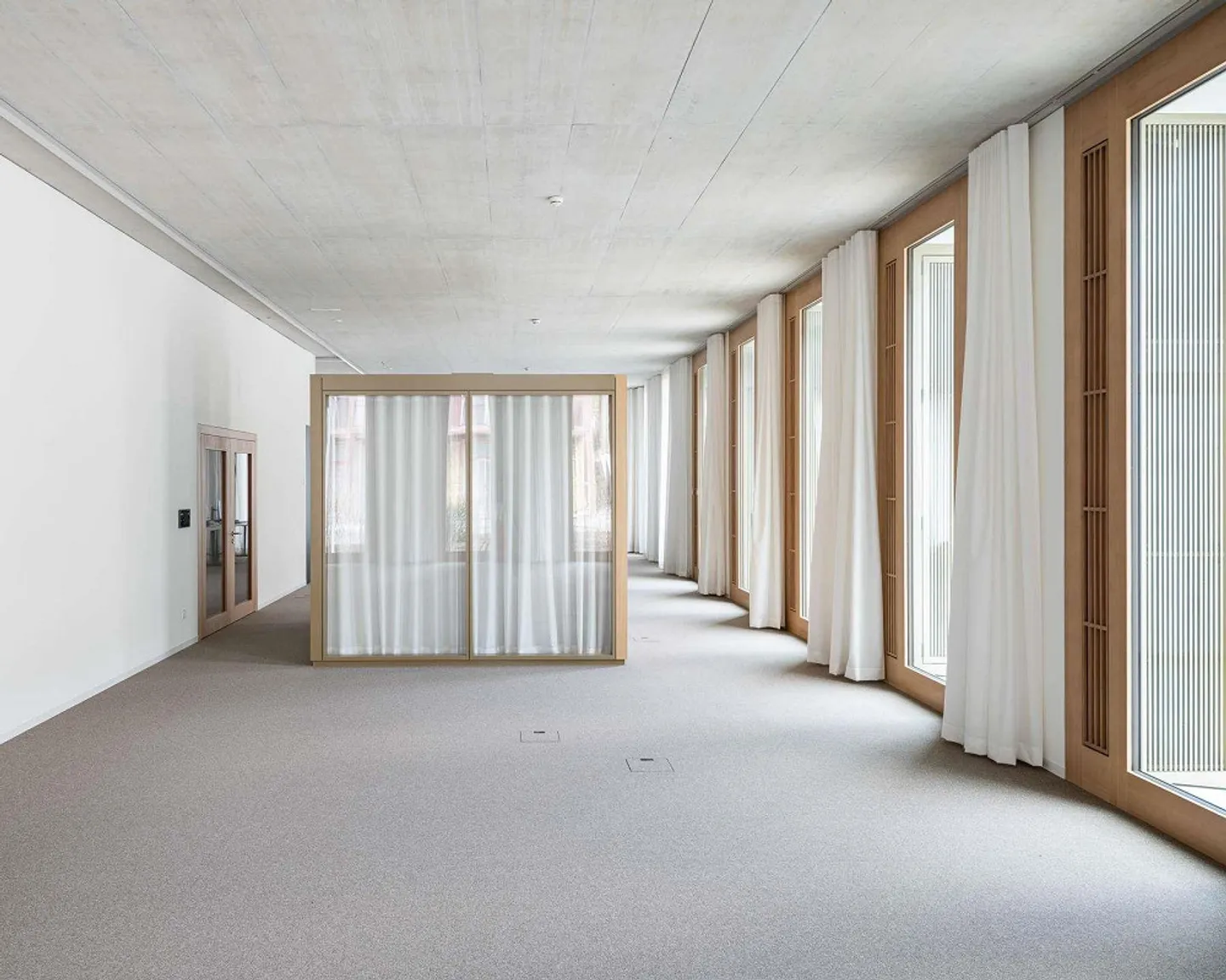 386 m² Office Space | Plug & Work - Photo 2 of 24