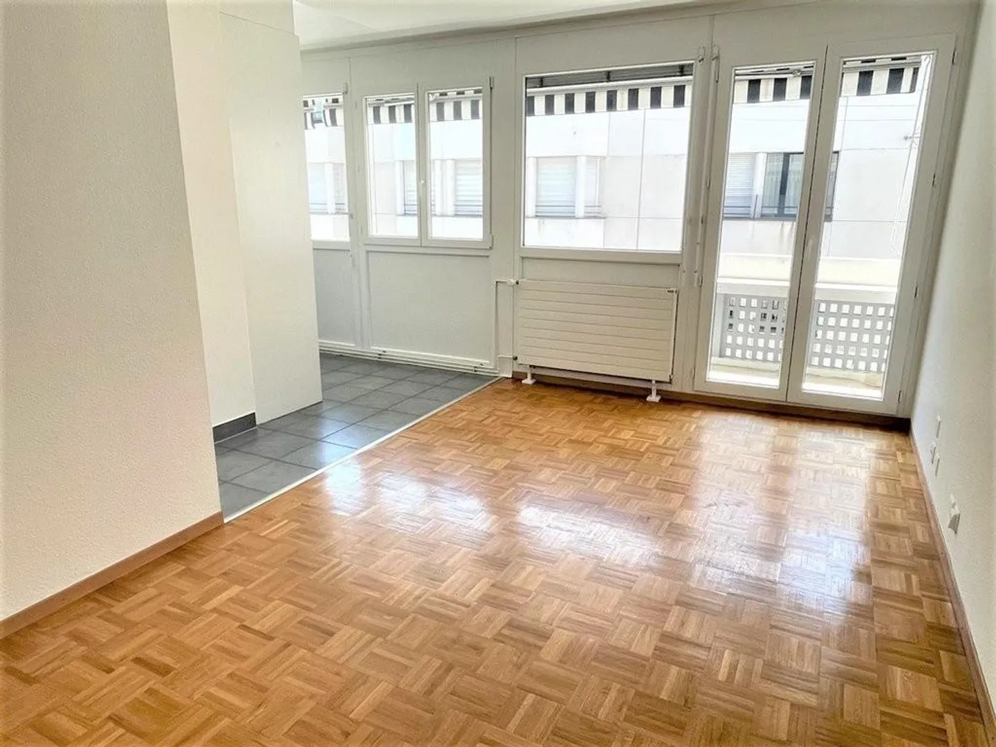 Eaux-Vives: beautiful apartment with balcony - Photo 4 of 11