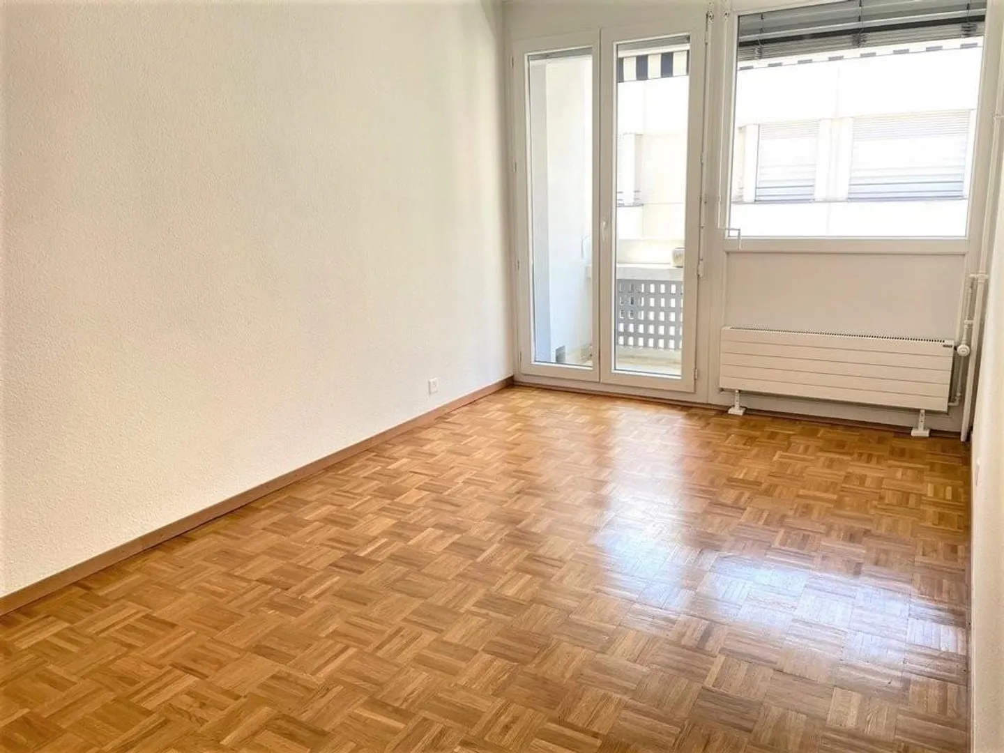Eaux-Vives: beautiful apartment with balcony - Photo 8 of 11