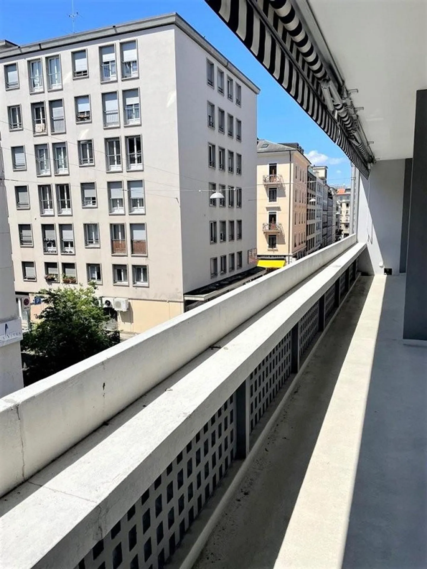 Eaux-Vives: beautiful apartment with balcony - Photo 10 of 11