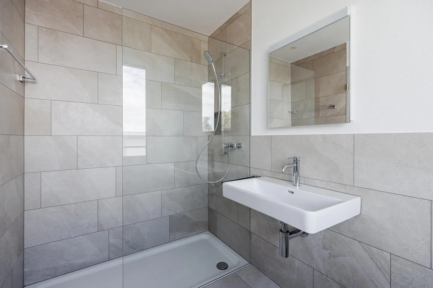 Appartamento singolo nella migliore posizione con terrazza! - Foto 2 di 3