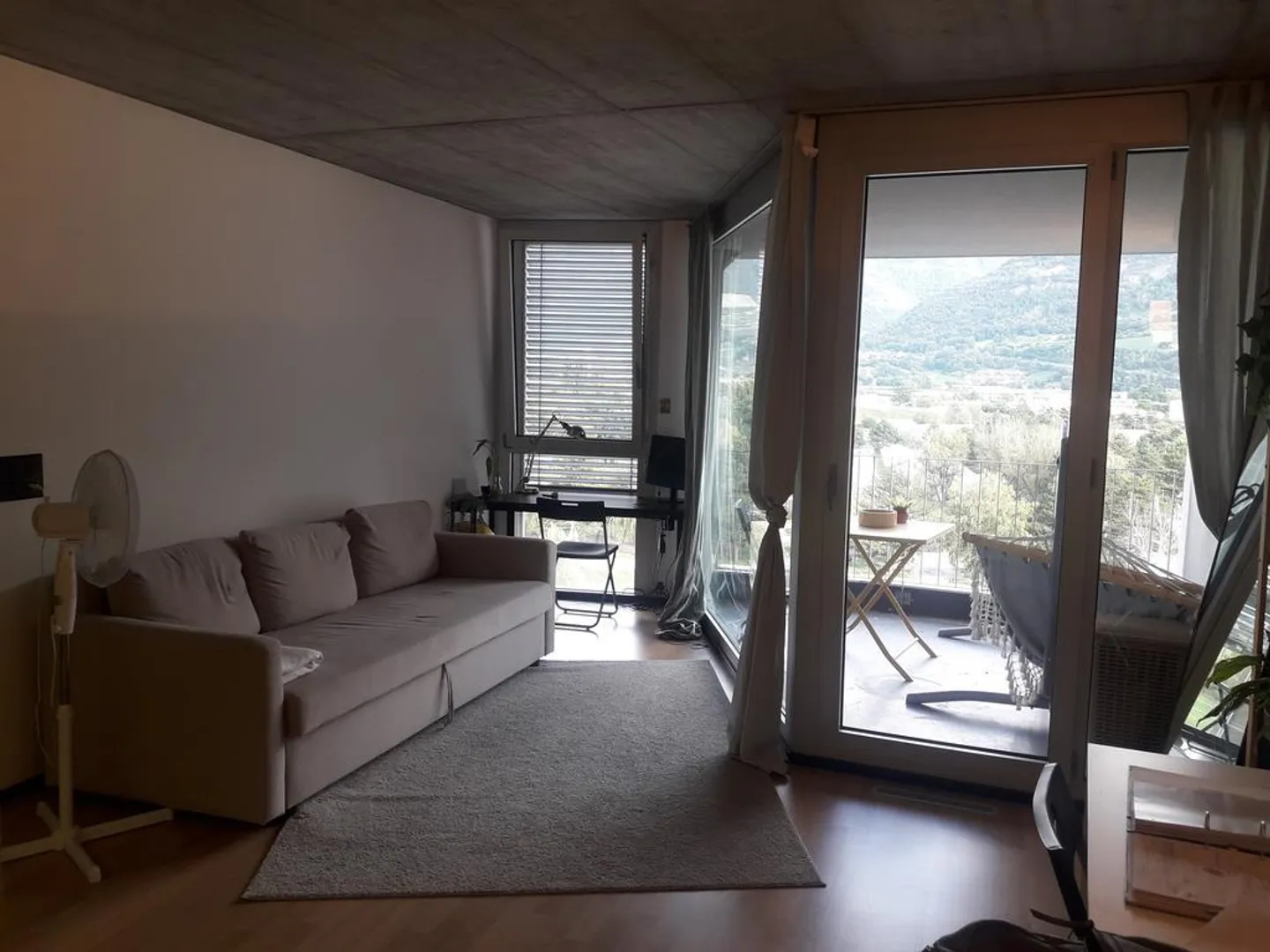 Appartamento luminoso in un quartiere tranquillo - Foto 4 di 5
