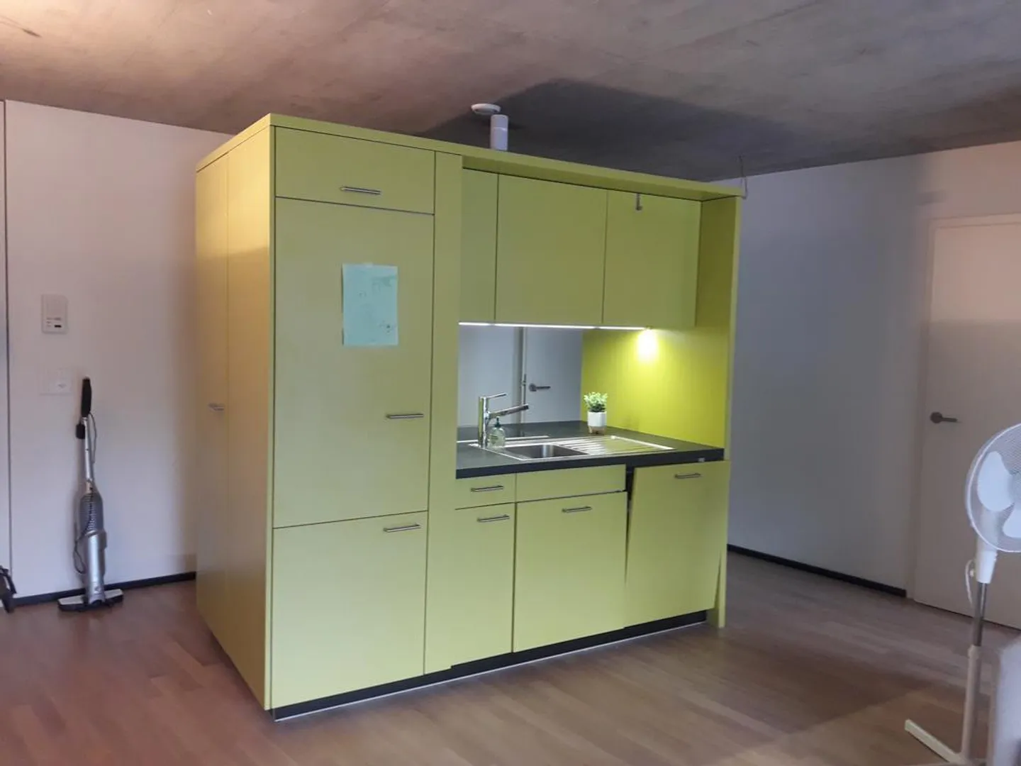 Appartamento luminoso in un quartiere tranquillo - Foto 3 di 5