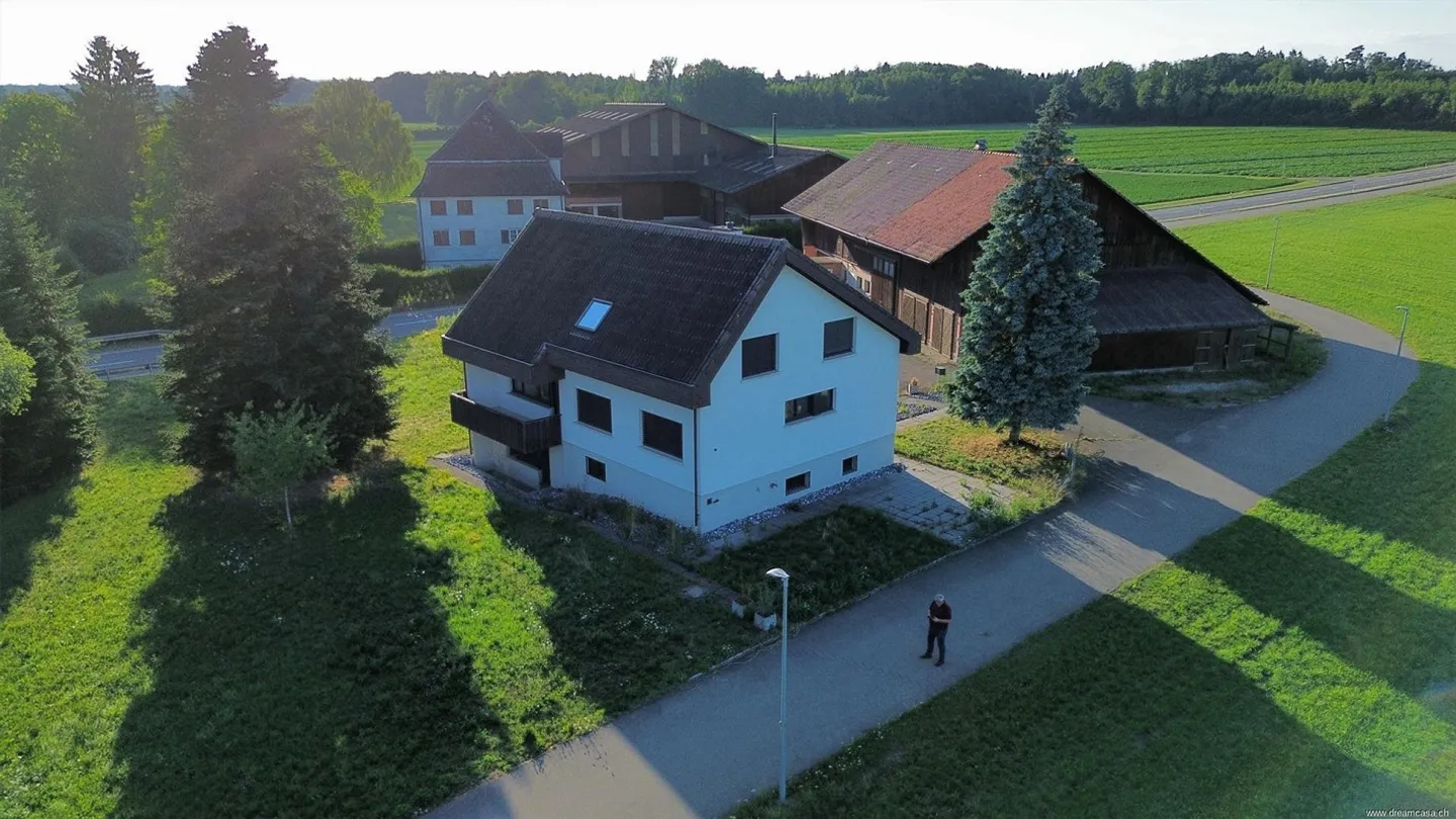 Rural Dream Home near Kreuzlingen – freshly renovated single-family house with versatile usage options - Photo 2 of 34