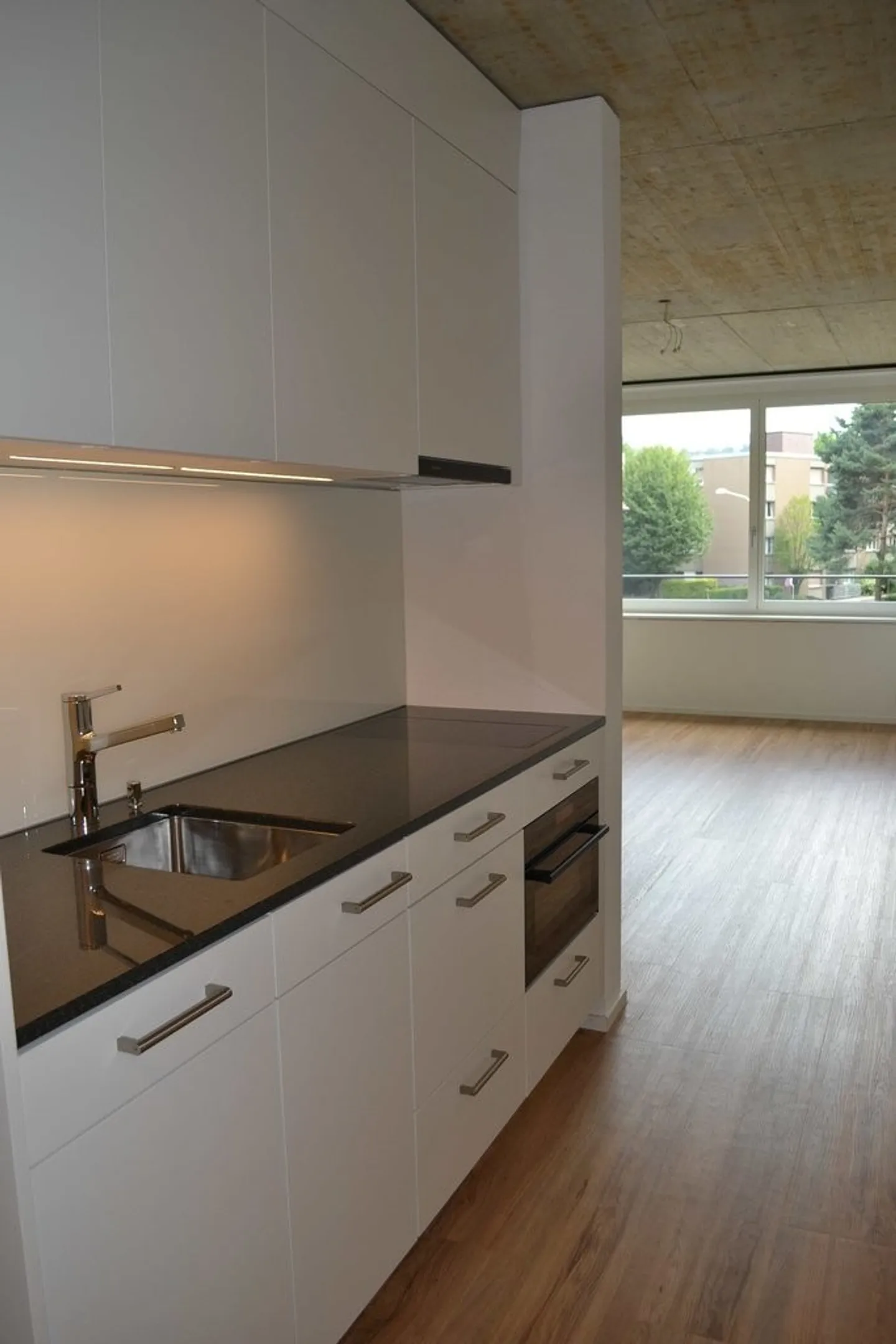 Modernes Studio mit Terrasse - Foto 1 von 7