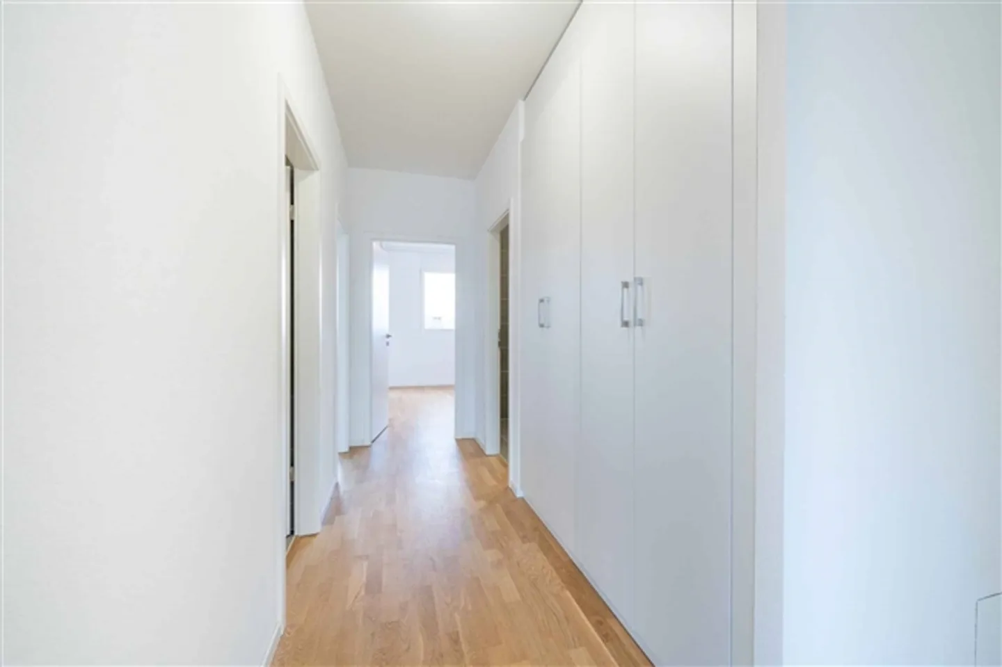 Appartement spacieux de 4,5 pièces avec balcons, près du bord du lac et des universités - Photo 6 sur 12