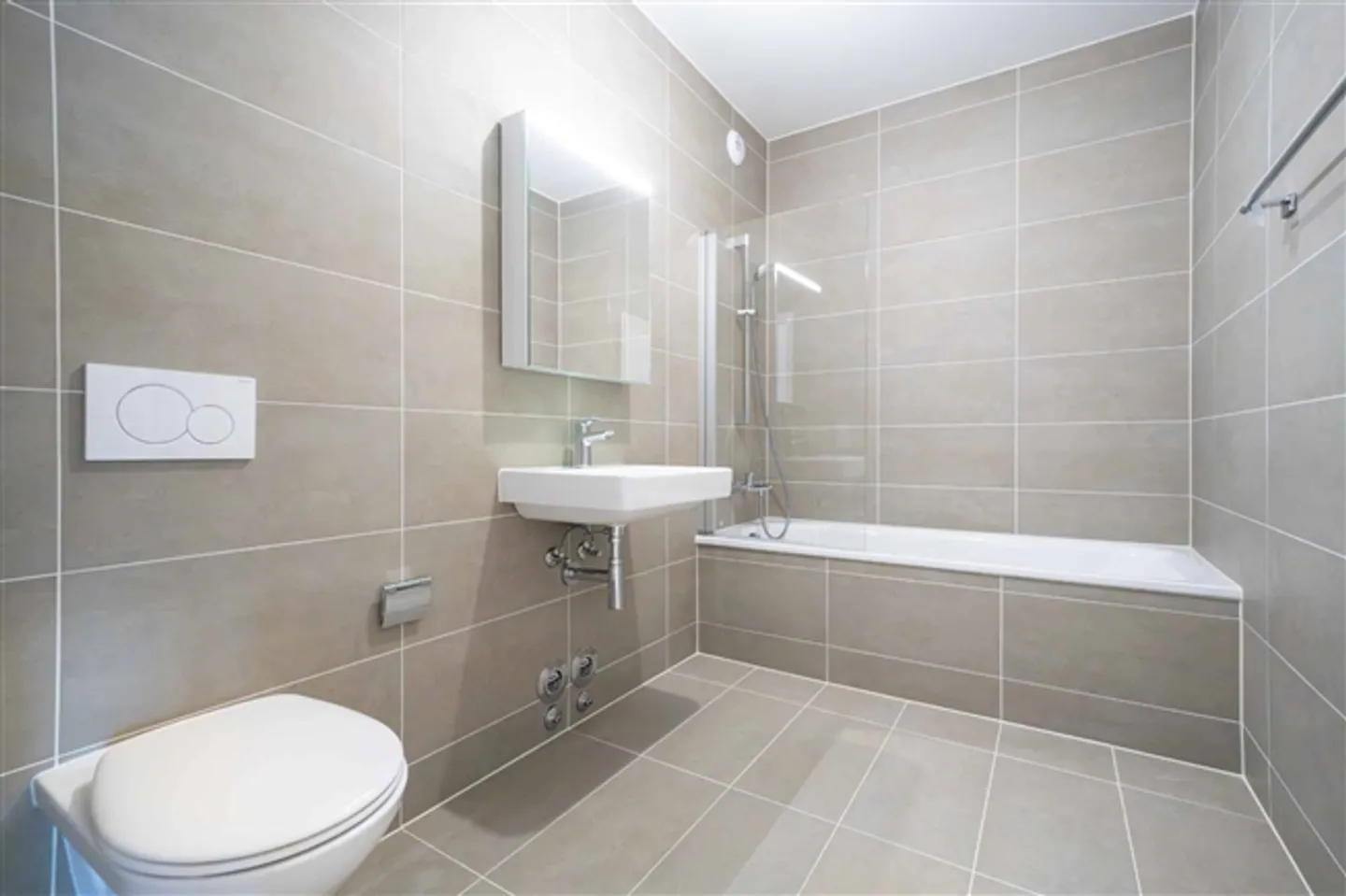 Appartement spacieux de 4,5 pièces avec balcons, près du bord du lac et des universités - Photo 8 sur 12