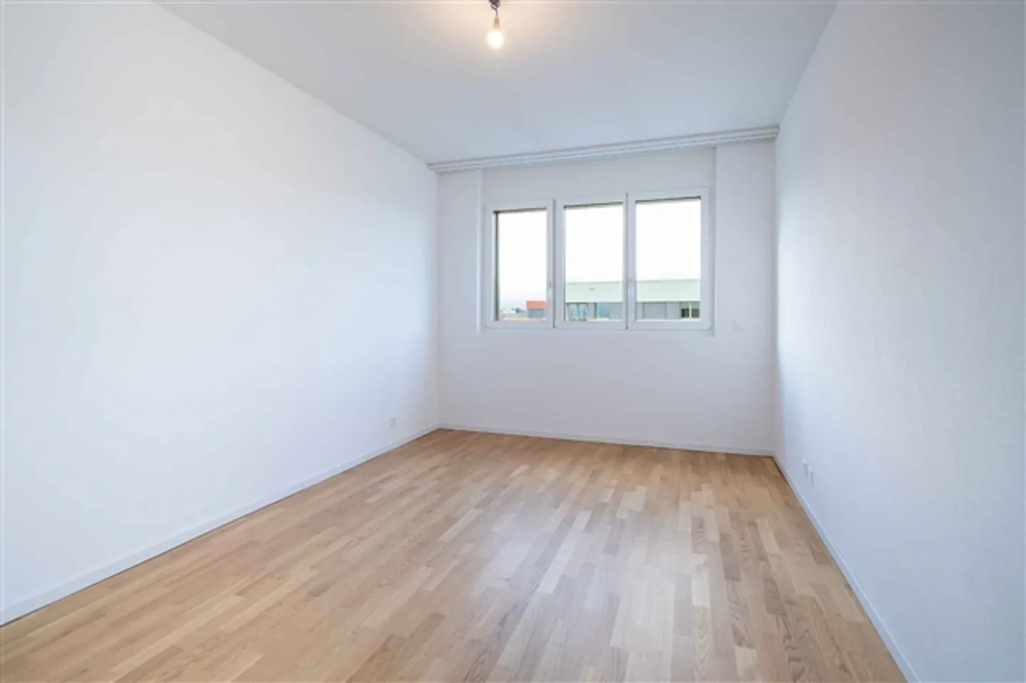 Appartement spacieux de 4,5 pièces avec balcons, près du bord du lac et des universités - Photo 11 sur 12