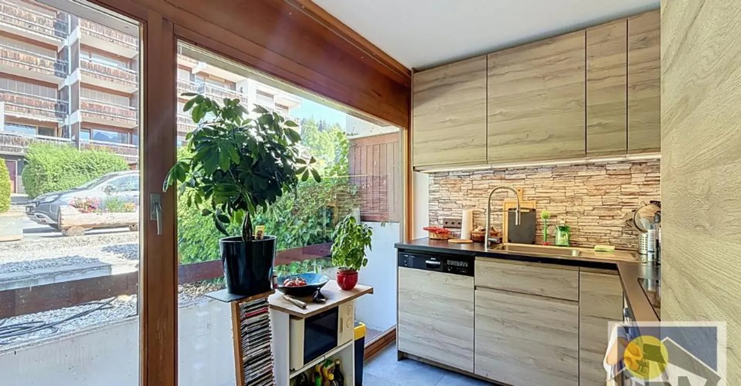Elegant 2.5-room apartment Charm, comfort and privileged location - Photo 7 of 13