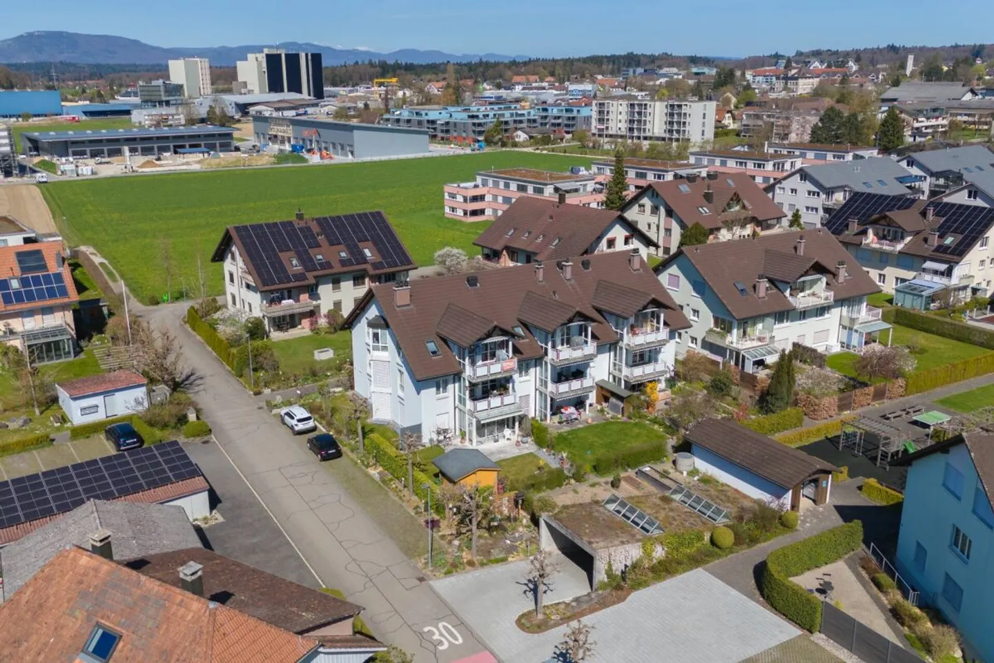 Charming 3.5-Room Apartment - Photo 21 of 22