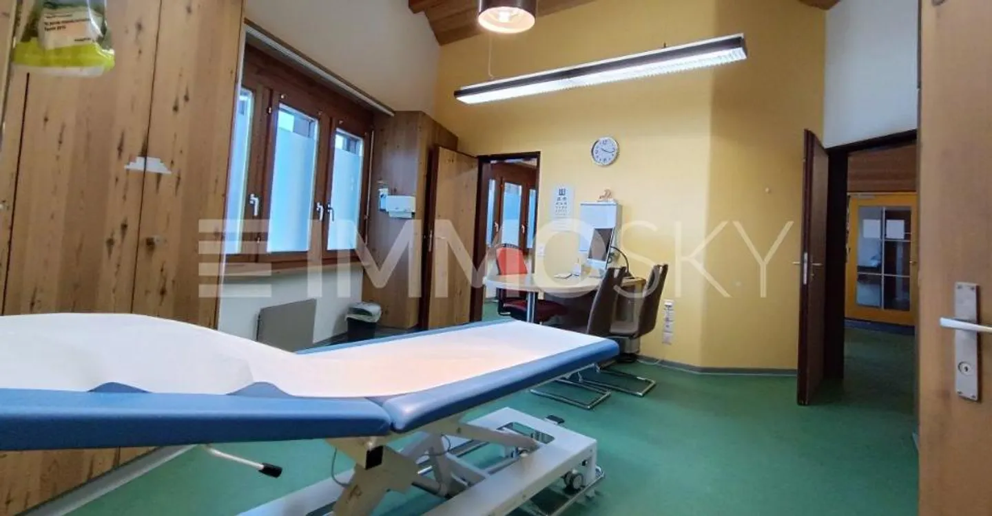 Incredible potential for practice, hairdresser, beauty salon, office - Photo 3 of 4