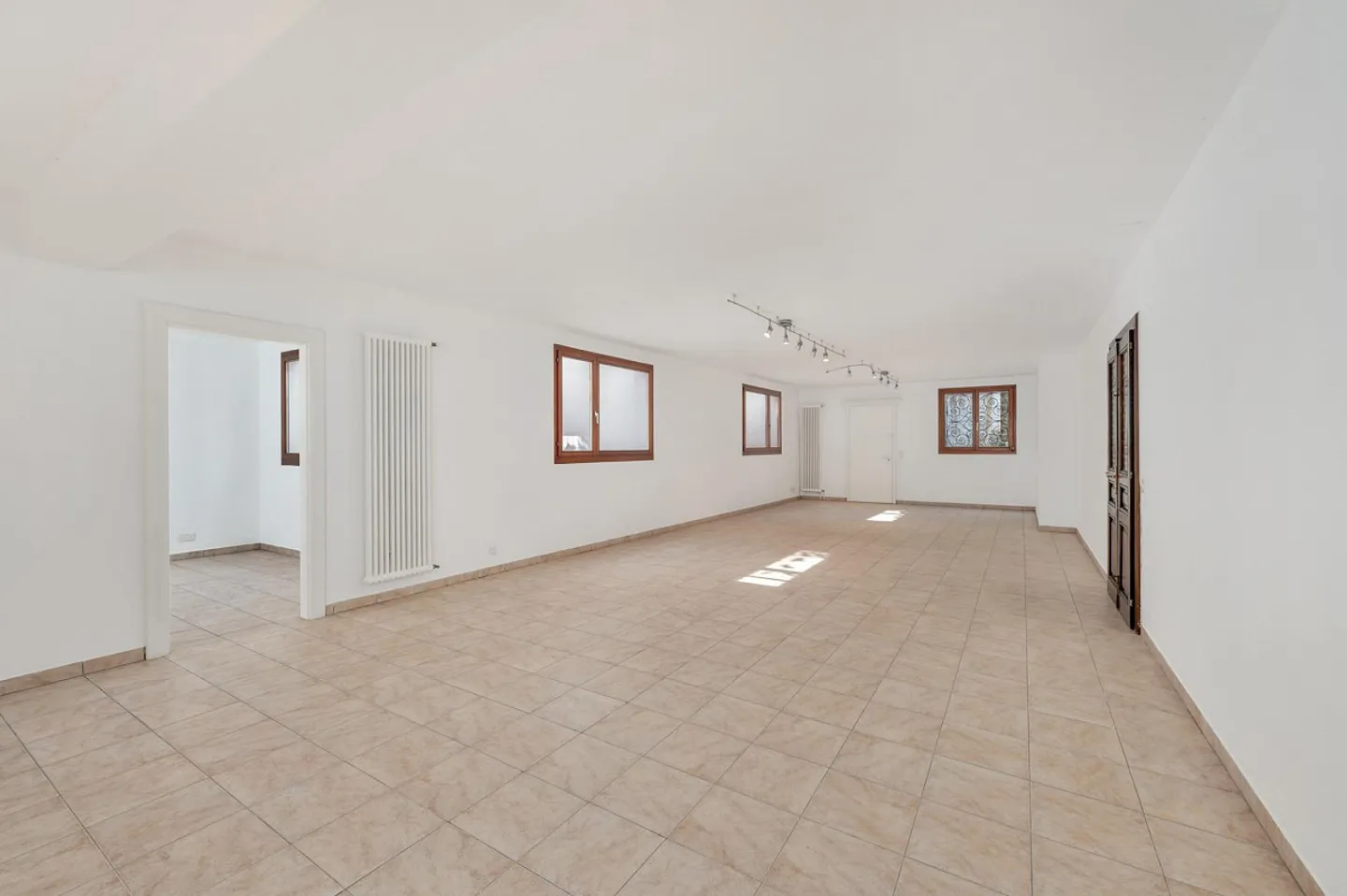 Villa dans un style méditerranéen - Luxe et style intemporel - Photo 2 sur 11