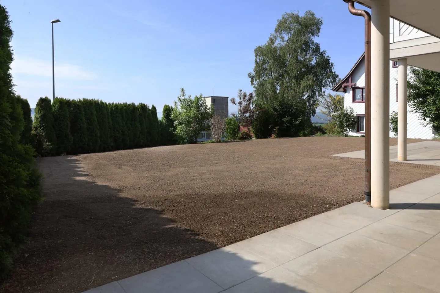 Ampia casa bifamiliare con 366 m² di superficie abitabile e panorama alpino - Foto 4 di 15
