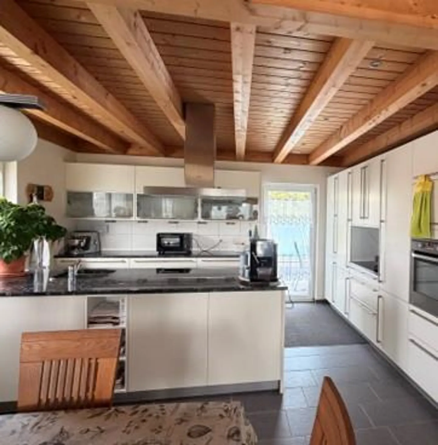 Ampia casa bifamiliare con 366 m² di superficie abitabile e panorama alpino - Foto 9 di 15