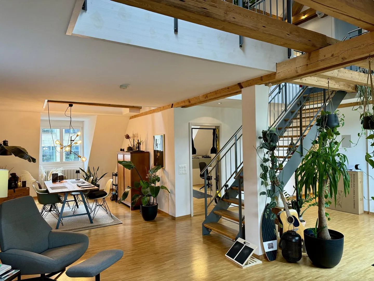 Magnifique appartement en duplex de 3,5 pièces dans un emplacement central - Photo 1 sur 13