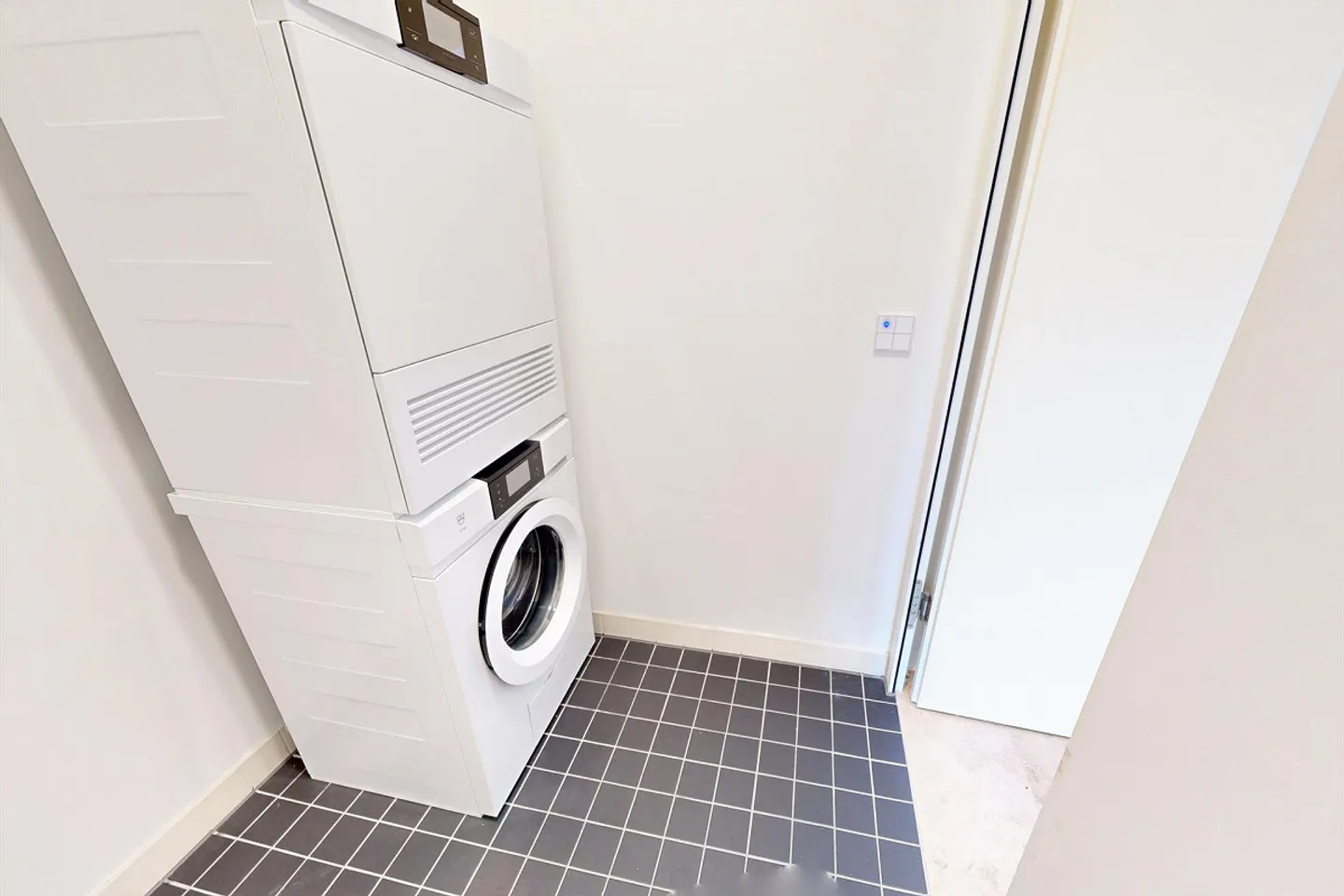 Modernes Apartment mit Stadtblick - Foto 7 von 8
